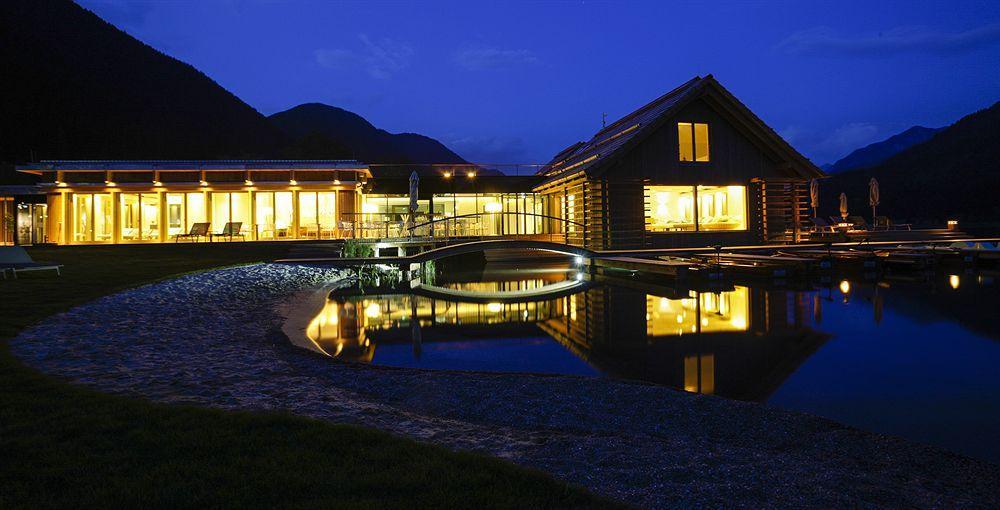 Strandhotel Am Weissensee Exterior photo