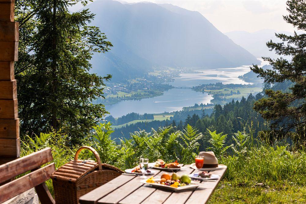 Strandhotel Am Weissensee Exterior photo