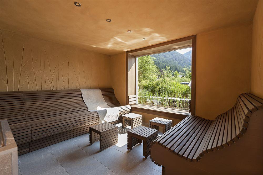 Strandhotel Am Weissensee Exterior photo