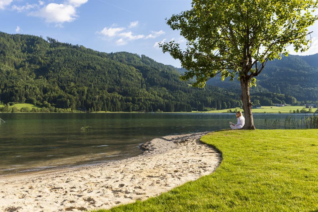 Strandhotel Am Weissensee Exterior photo