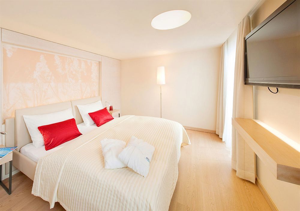 Strandhotel Am Weissensee Exterior photo